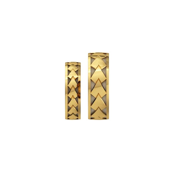 2 matching yellow gold bands with overlapping pattern